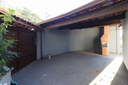 Garagem de casa à venda com 3 quartos, 213m² em Jaguaribe, Osasco
