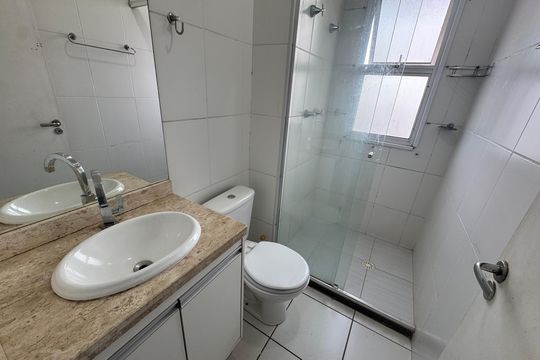 Banheiro de apartamento à venda com 2 quartos, 48m² em Novo Osasco, Osasco