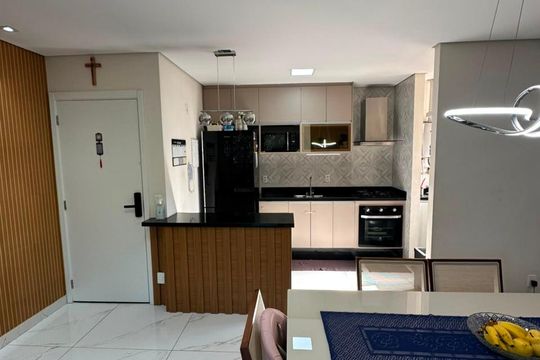 Sala de apartamento à venda com 2 quartos, 72m² em Cidade Luíza, Jundiaí