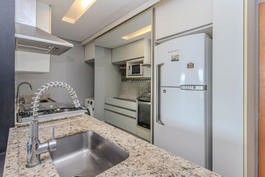 Cozinha de apartamento para alugar com 2 quartos, 47m² em Centro Histórico, Porto Alegre