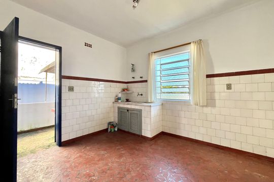 Cozinha de casa à venda com 2 quartos, 300m² em Cidade Domitila, São Paulo