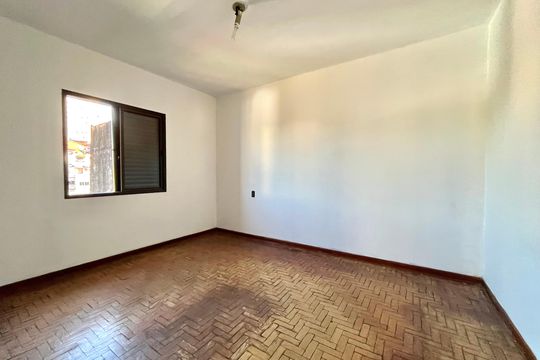 Quarto 2 de casa à venda com 2 quartos, 300m² em Cidade Domitila, São Paulo