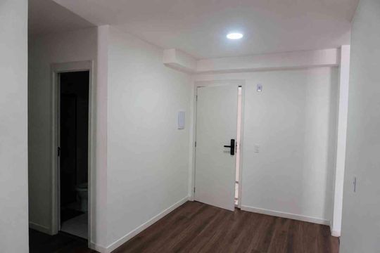 Sala de apartamento à venda com 2 quartos, 46m² em Chácara Jaguari (fazendinha), Santana de Parnaíba