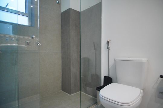 Banheiro Corredor de apartamento para alugar com 2 quartos, 57m² em Petrópolis, Porto Alegre