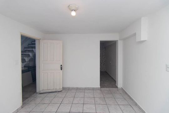 Sala/Cozinha de casa para alugar com 1 quarto, 40m² em Horto Florestal, São Paulo