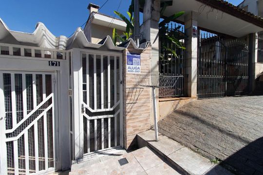 Fachada de casa para alugar com 1 quarto, 40m² em Horto Florestal, São Paulo