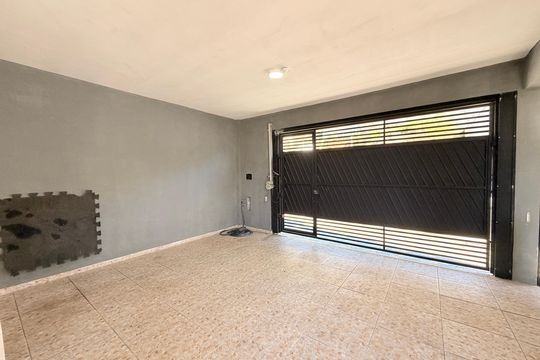 Garagem de casa à venda com 5 quartos, 403m² em Serra dos Cristais, Várzea Paulista