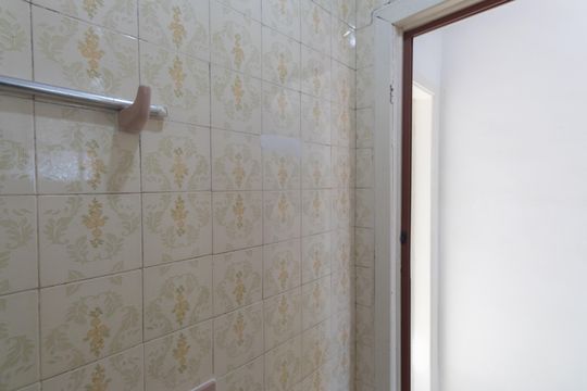 Banheiro de casa para alugar com 2 quartos, 78m² em Vila Constança, São Paulo