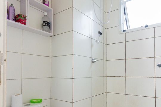 Banheiro de apartamento à venda com 2 quartos, 42m² em Parque Nações Unidas, São Paulo