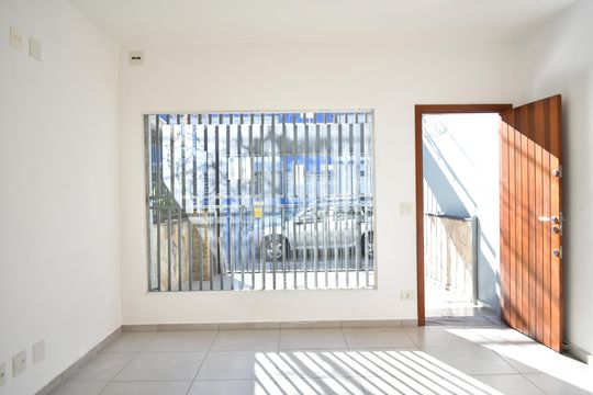 Sala de casa para alugar com 3 quartos, 180m² em Planalto Paulista, São Paulo