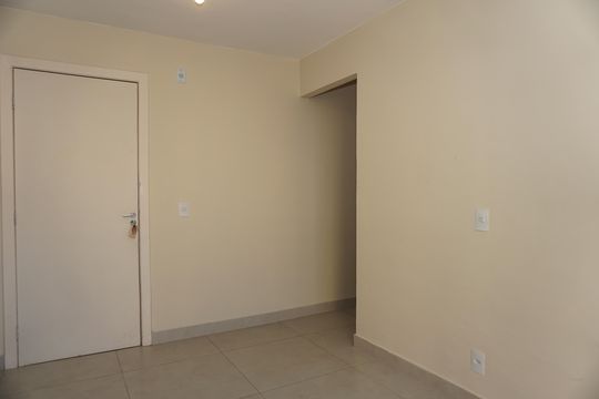 Sala de apartamento para alugar com 2 quartos, 46m² em Jardim Vitória, Embu das Artes