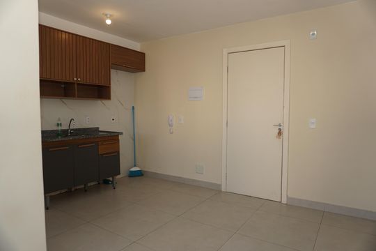 Sala de apartamento para alugar com 2 quartos, 46m² em Jardim Vitória, Embu das Artes