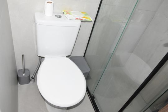 banheiro social de apartamento à venda com 2 quartos, 46m² em Vila Joana, Jundiaí