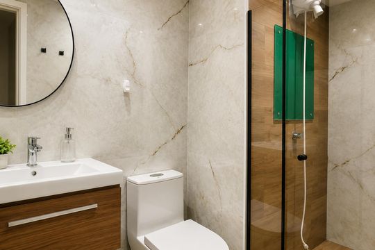 Banheiro de apartamento à venda com 2 quartos, 46m² em Parque Savoy City, São Paulo