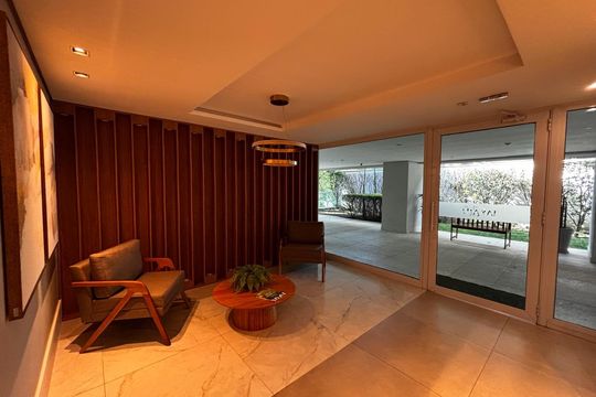 Hall de entrada de apartamento à venda com 2 quartos, 76m² em Empresarial 18 do Forte, Barueri