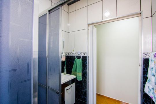 Banheiro de casa para alugar com 2 quartos, 135m² em Vila Junqueira, Santo André