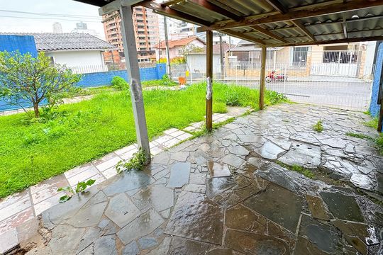 Garagem de casa para alugar com 3 quartos, 200m² em Barreiros, São José