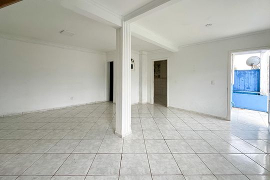 Sala de casa para alugar com 3 quartos, 200m² em Barreiros, São José