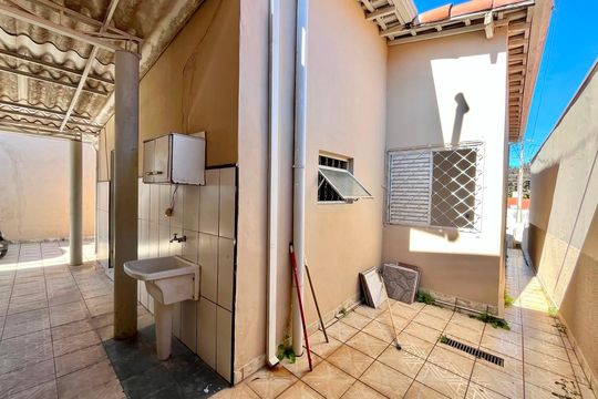 Quintal de casa para alugar com 2 quartos, 166m² em Jardim Aurélia , Campinas