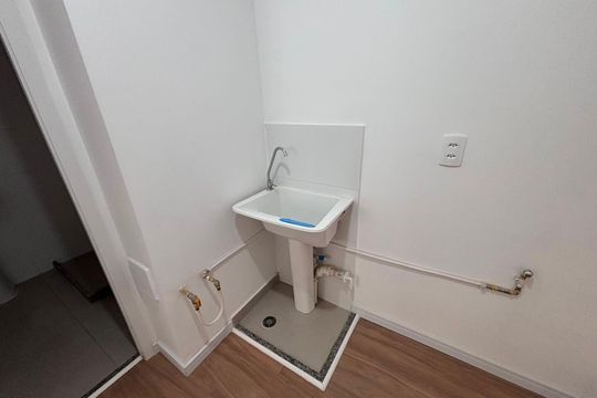 Área de serviço de apartamento para alugar com 2 quartos, 34m² em Vila Guilhermina, São Paulo