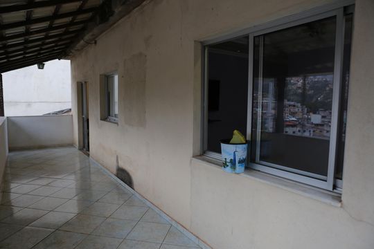 Varanda de casa para alugar com 3 quartos, 320m² em Bonsucesso, Contagem