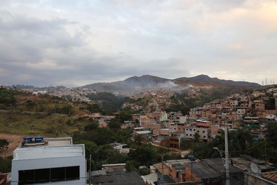 Vista de casa para alugar com 3 quartos, 320m² em Bonsucesso, Contagem