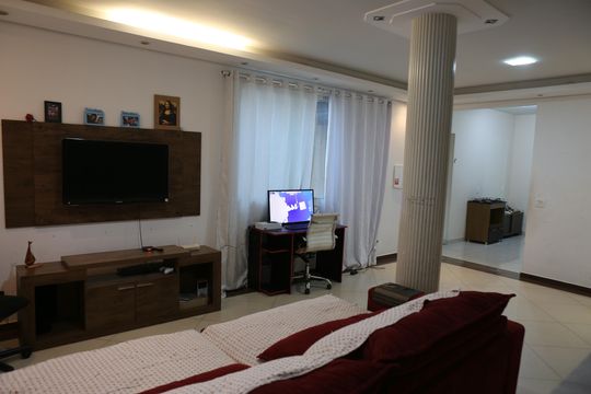 Casa para alugar com 3 quartos, 320m² em Bonsucesso, Contagem