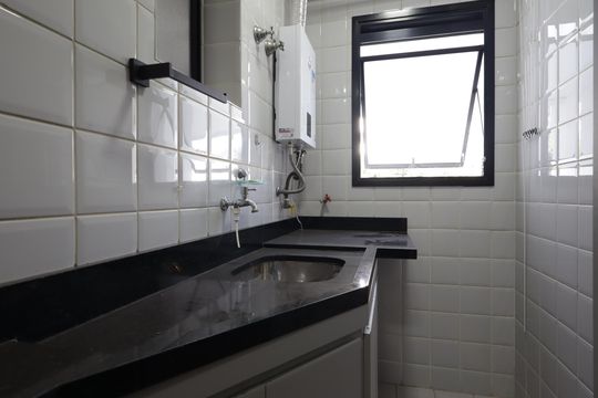 Área de Serviço de apartamento para alugar com 2 quartos, 64m² em Vila Andrade, São Paulo