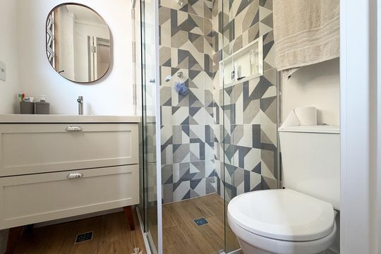 Banheiro de apartamento para alugar com 1 quarto, 28m² em José Menino, Santos