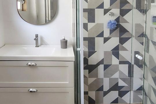 Banheiro de apartamento para alugar com 1 quarto, 28m² em José Menino, Santos