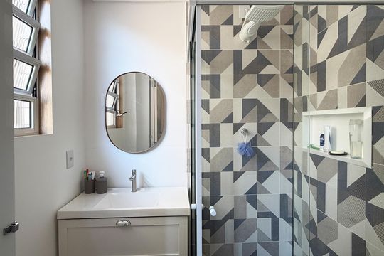 Banheiro de apartamento para alugar com 1 quarto, 28m² em José Menino, Santos