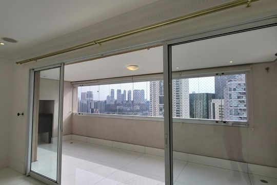 Apartamento para alugar com 2 quartos, 124m² em Brooklin, São Paulo