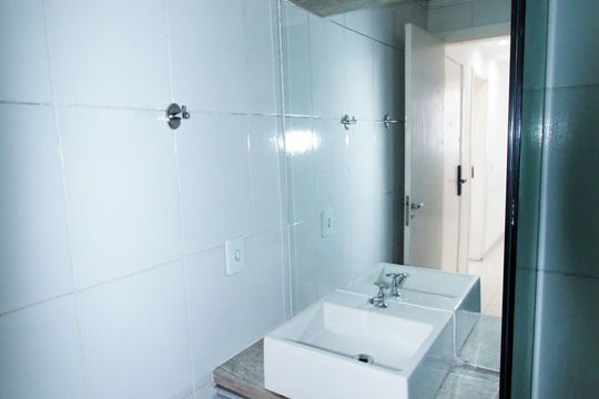 Banheiro de apartamento para alugar com 3 quartos, 41m² em Jardim América, Rio de Janeiro