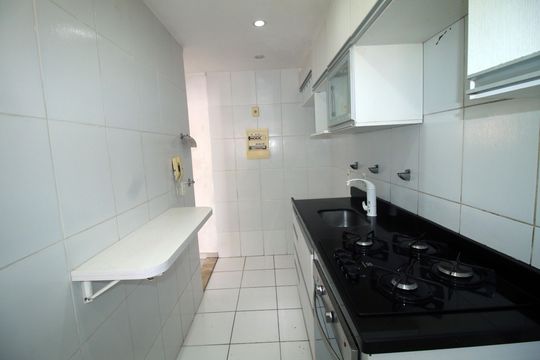 Cozinha de apartamento para alugar com 3 quartos, 41m² em Jardim América, Rio de Janeiro