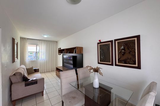 Sala de casa de condomínio para alugar com 3 quartos, 84m² em Vargem Grande, Rio de Janeiro