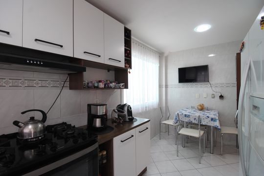 Cozinha de casa de condomínio à venda com 4 quartos, 215m² em Jacarepaguá, Rio de Janeiro