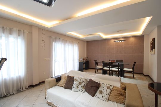 Sala de casa de condomínio à venda com 4 quartos, 215m² em Jacarepaguá, Rio de Janeiro