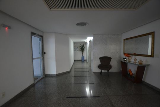 Hall de Entrada de apartamento à venda com 3 quartos, 249m² em Vila Valqueire, Rio de Janeiro