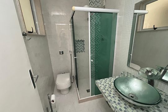 Banheiro da Suíte 1 de apartamento à venda com 3 quartos, 140m² em Vila Valqueire, Rio de Janeiro
