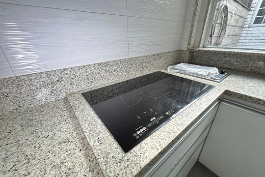 Detalhe da cozinha de apartamento à venda com 3 quartos, 140m² em Vila Valqueire, Rio de Janeiro