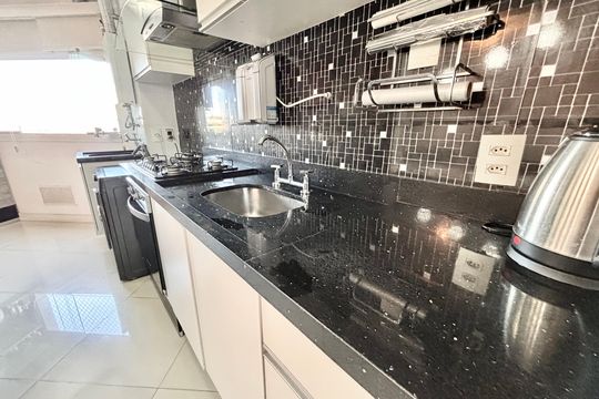 Cozinha de apartamento à venda com 2 quartos, 54m² em Chácara Cruzeiro do Sul, São Paulo
