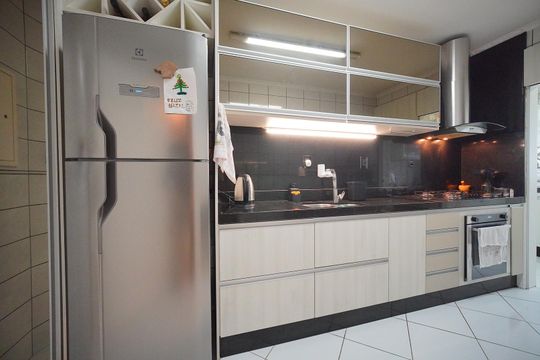 Cozinha de apartamento para alugar com 3 quartos, 99m² em Capoeiras, Florianópolis
