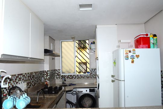 Cozinha e Área de Serviço de apartamento à venda com 2 quartos, 51m² em Pousada Santo Antonio, Belo Horizonte