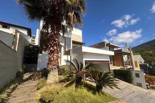 Casa para alugar com 3 quartos, 360m² em Pedra Branca, Palhoça