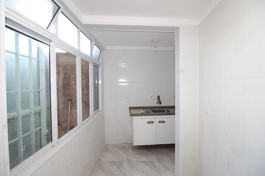 Cozinha de casa para alugar com 2 quartos, 840m² em Jardim Helena, São Paulo