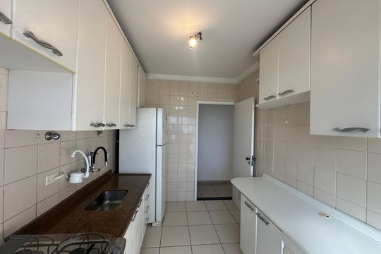 Cozinha de apartamento para alugar com 2 quartos, 80m² em Tamboré, Barueri