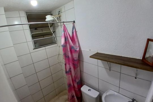 Banheiro de apartamento para alugar com 2 quartos, 47m² em Marapicu, Nova Iguaçu