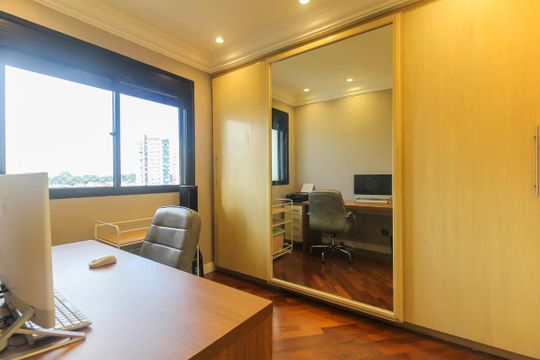 Apartamento à venda com 3 quartos, 131m² em Jardim Avelino, São Paulo