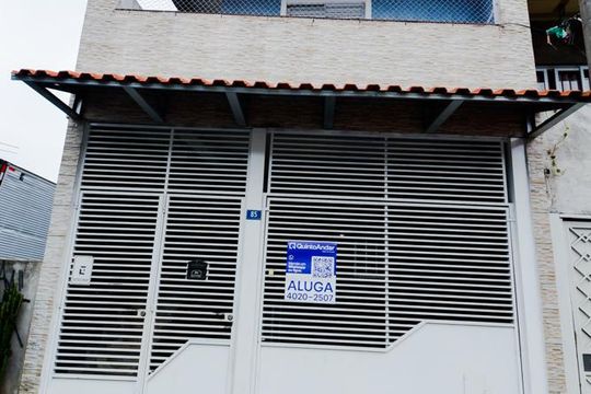 Fachada de casa à venda com 2 quartos, 150m² em Jardim Castanha, Guarulhos