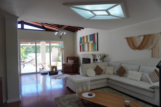 Sala de Estar de casa de condomínio à venda com 4 quartos, 313m² em Morada das Flores (aldeia da Serra), Barueri
